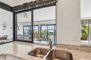 SW 12th Ave 203-S2607-013.jpg