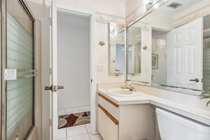 SW 12th Ave 203-S2607-016.jpg