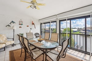 SW 12th Ave 203-S2607-024.jpg