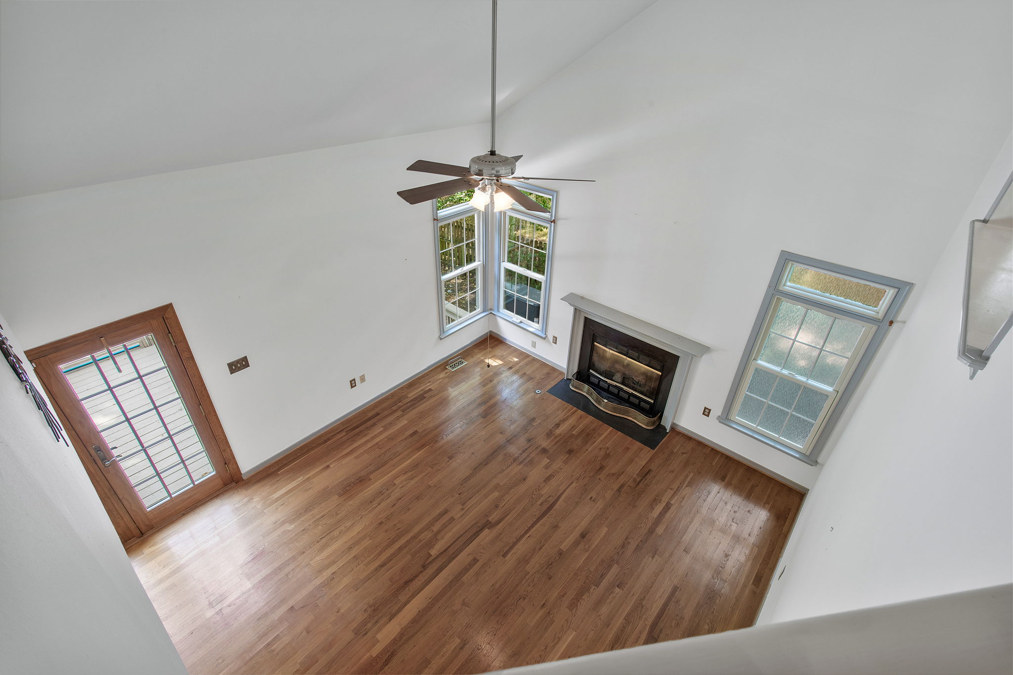 28-Great Room from L2
