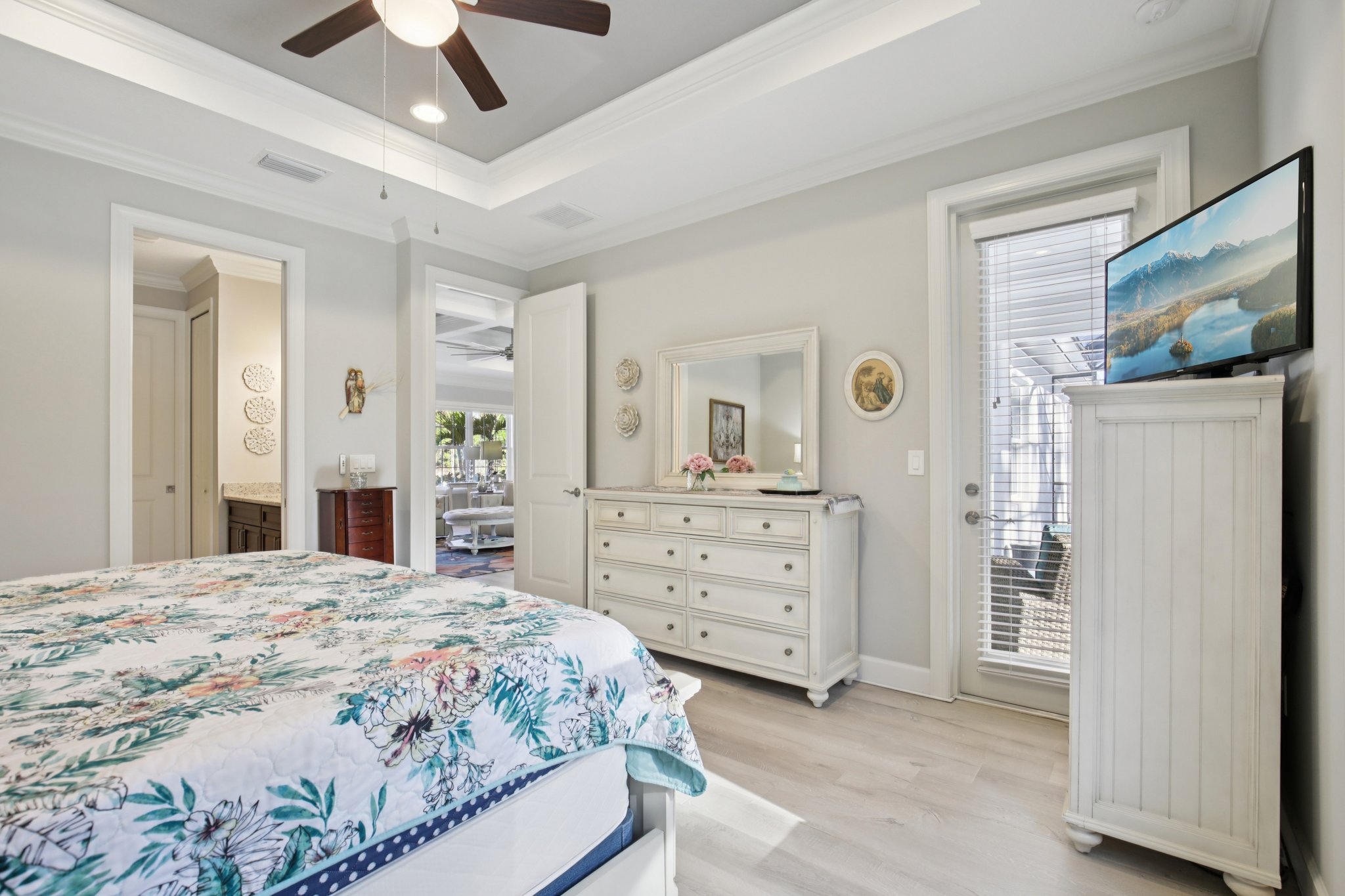 N Salford Blvd-L1802-021.jpg