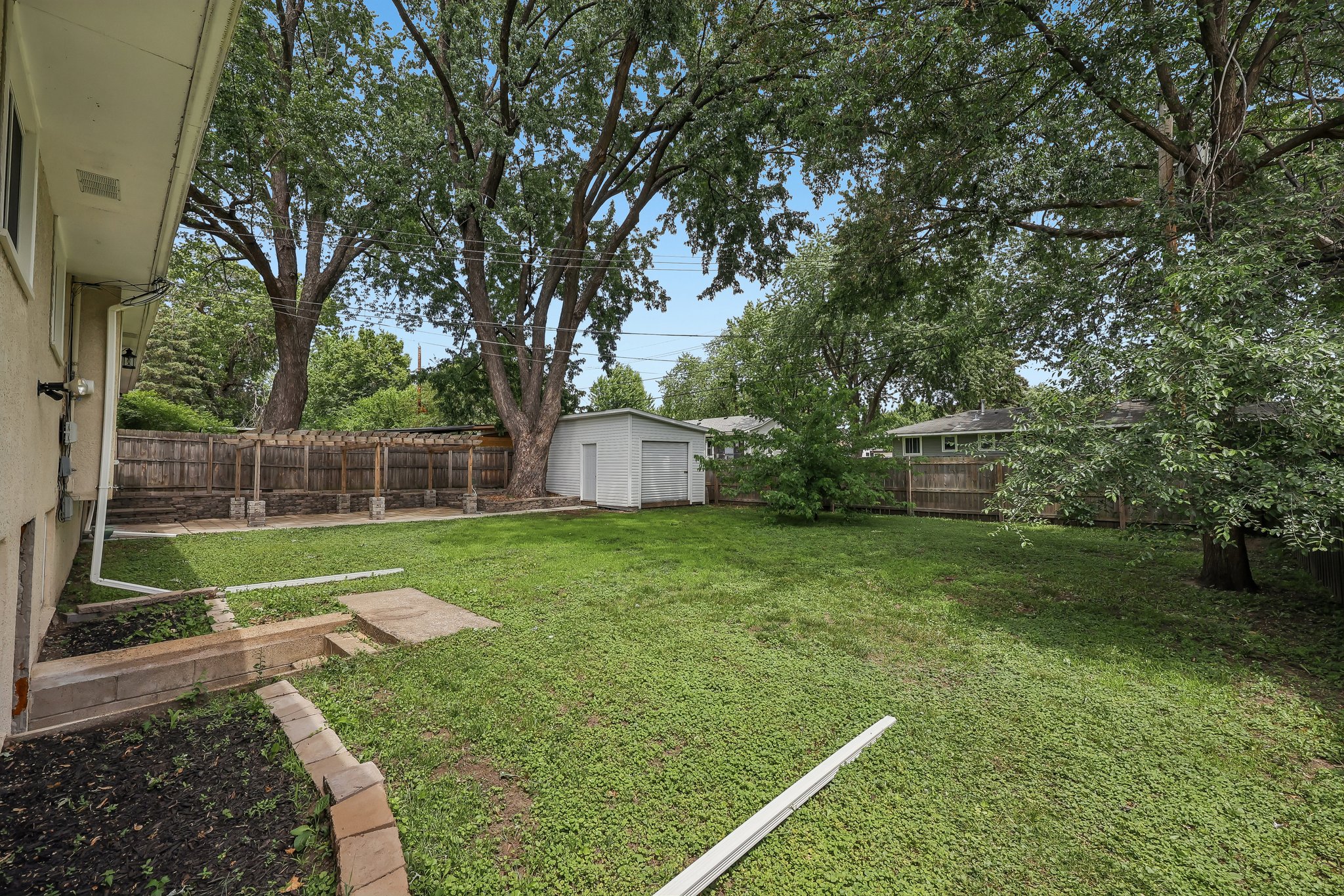 Regent Ave N-S1606-039.jpg