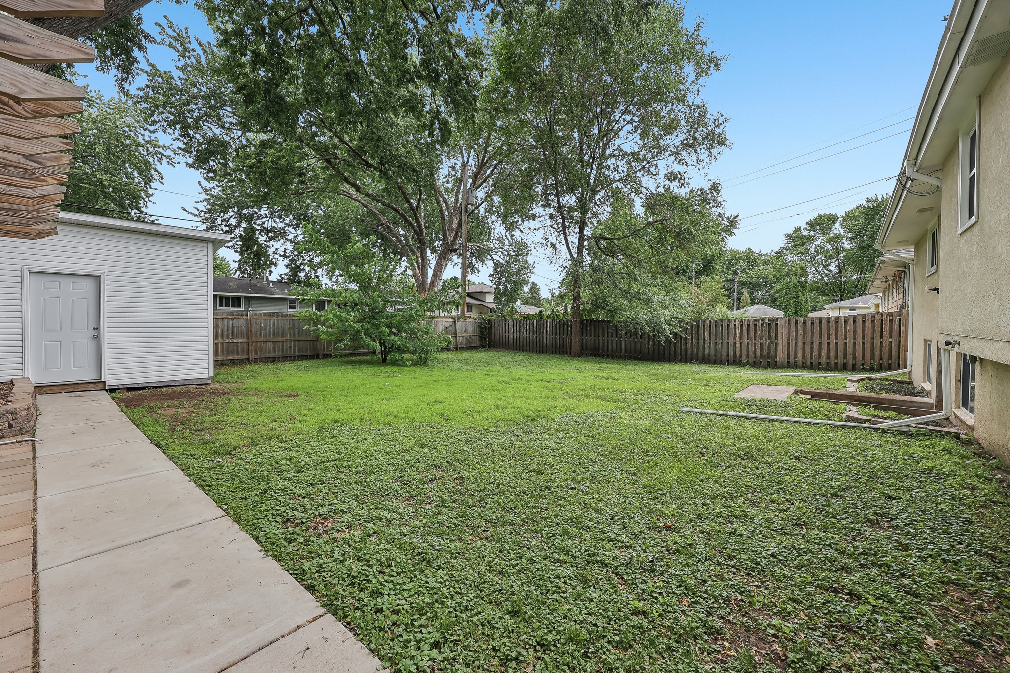 Regent Ave N-S1606-046.jpg
