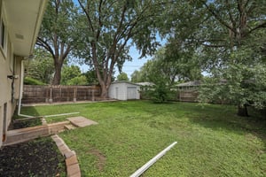 Regent Ave N-S1606-039.jpg