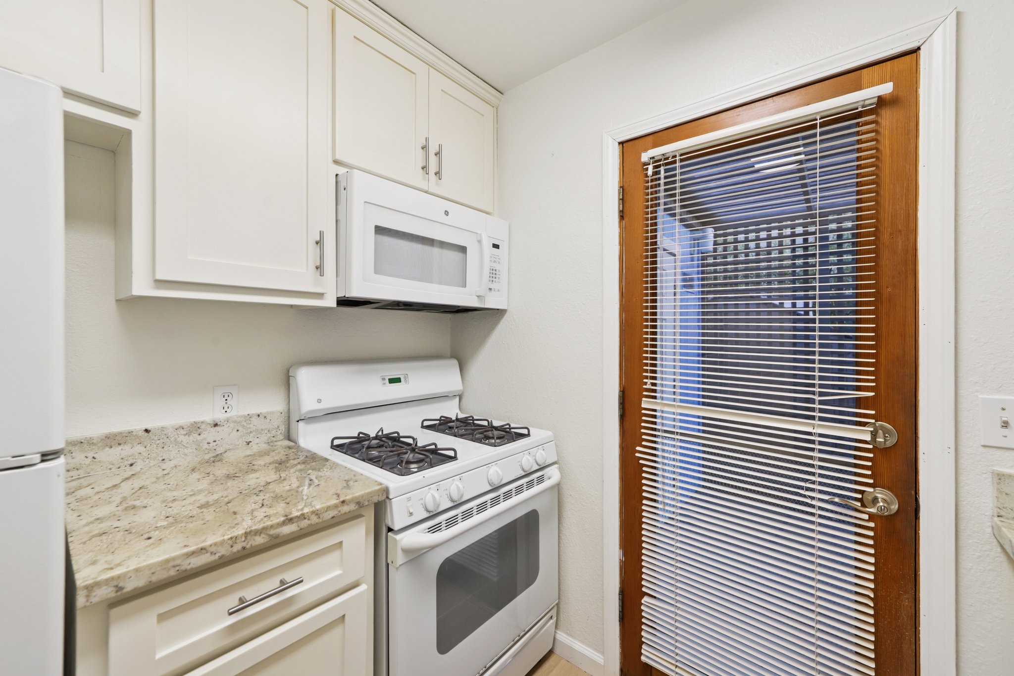 14th Ave-L2308-028.jpg