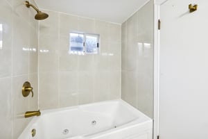 14th Ave-L2308-020.jpg