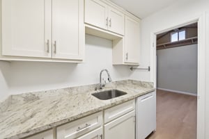 14th Ave-L2308-029.jpg