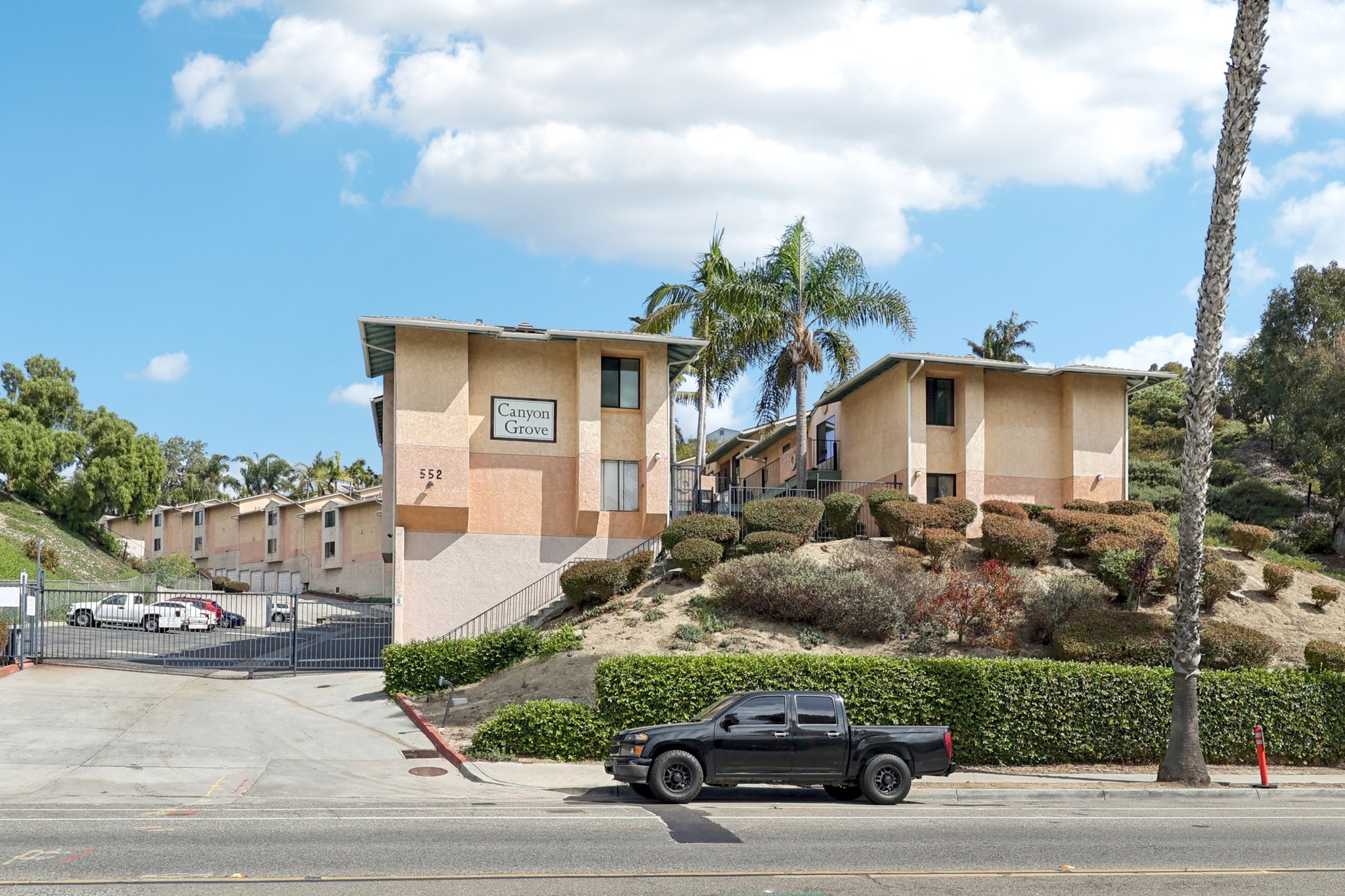 Canyon Dr 29-S1010-003.jpg