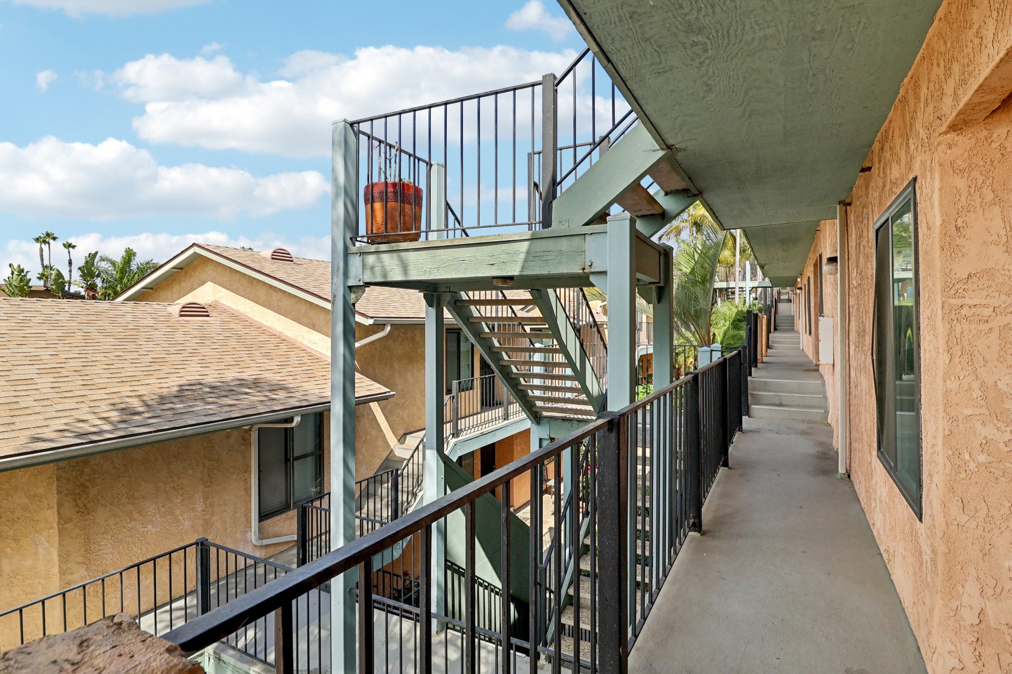 Canyon Dr 29-S1010-031.jpg