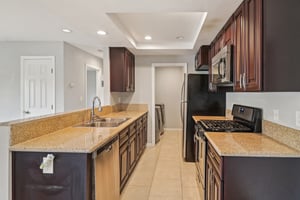 Canyon Dr 29-S1010-011.jpg