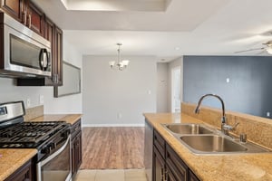 Canyon Dr 29-S1010-012.jpg