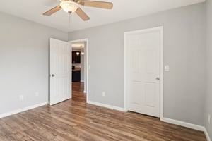 Canyon Dr 29-S1010-015.jpg
