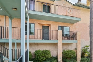 Canyon Dr 29-S1010-025.jpg