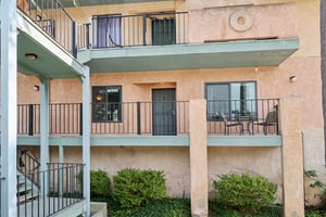 Canyon Dr 29-S1010-026.jpg