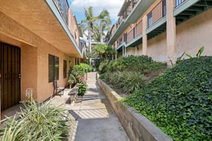 Canyon Dr 29-S1010-029.jpg