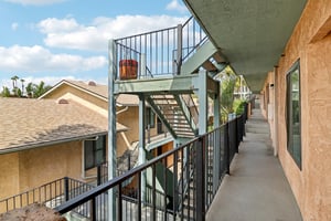 Canyon Dr 29-S1010-031.jpg