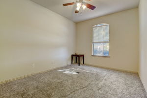 Griffith Dr-028