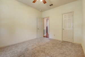 Griffith Dr-029