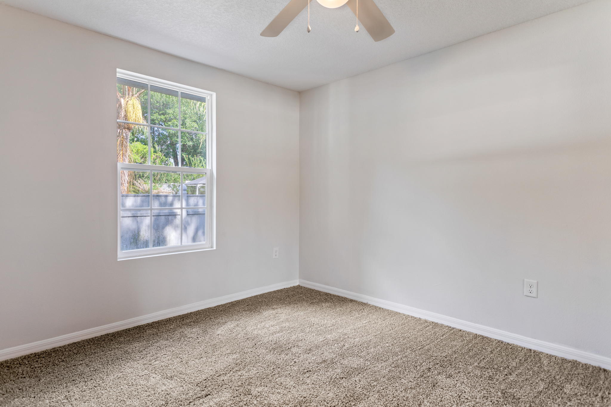 5520 21st St, Zephyrhills, FL 33542, USA Photo 13