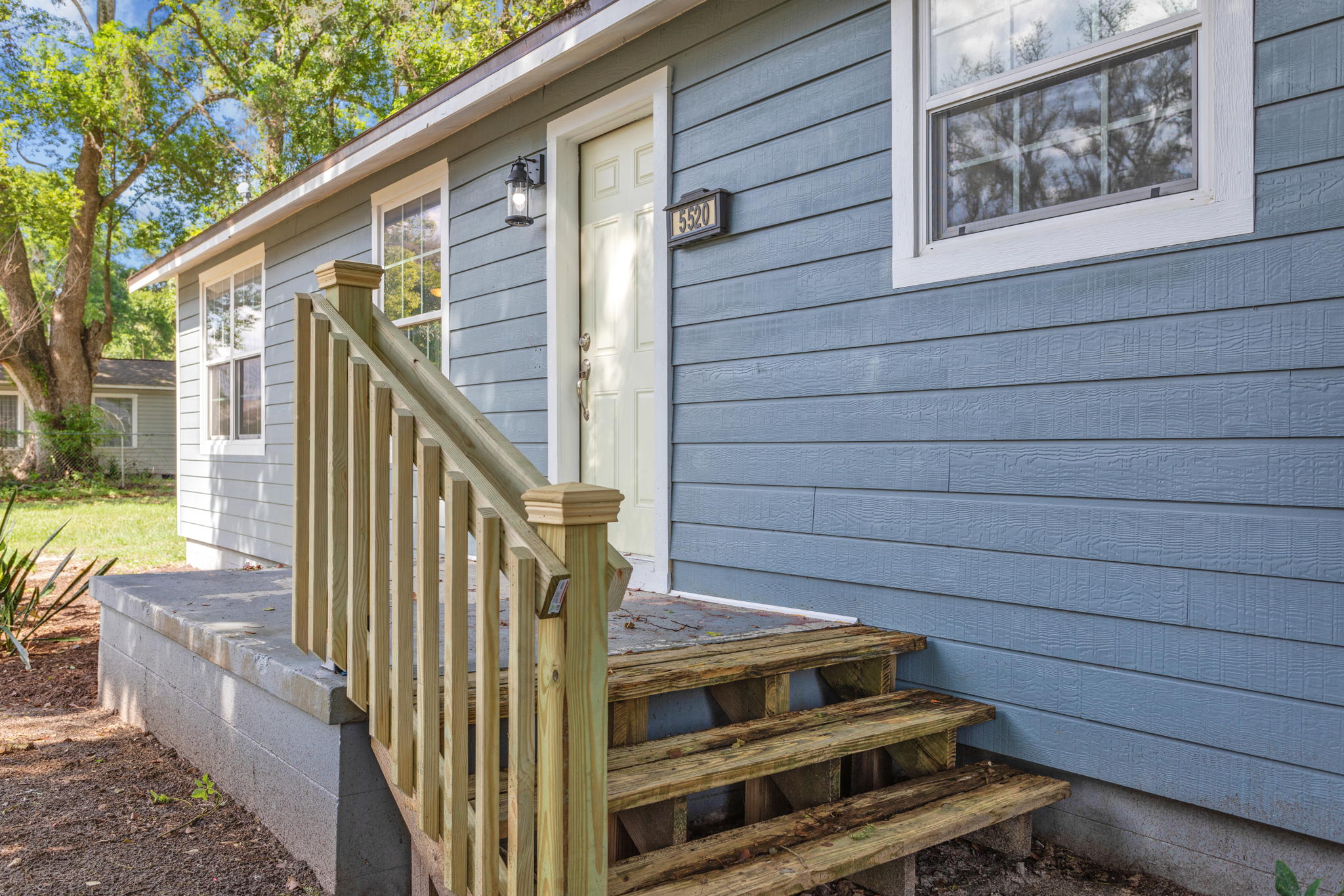 5520 21st St, Zephyrhills, FL 33542, USA Photo 3