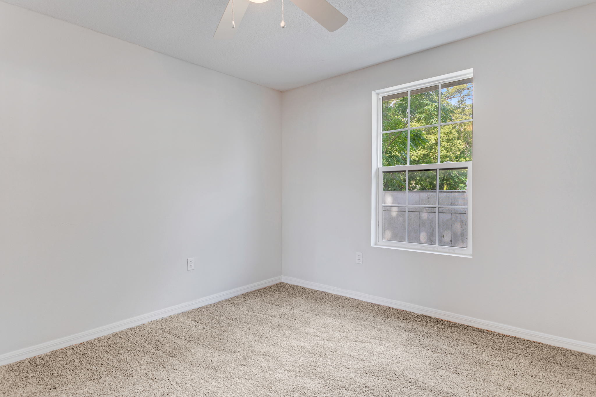 5520 21st St, Zephyrhills, FL 33542, USA Photo 14