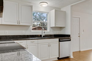 5520 21st St, Zephyrhills, FL 33542, USA Photo 10