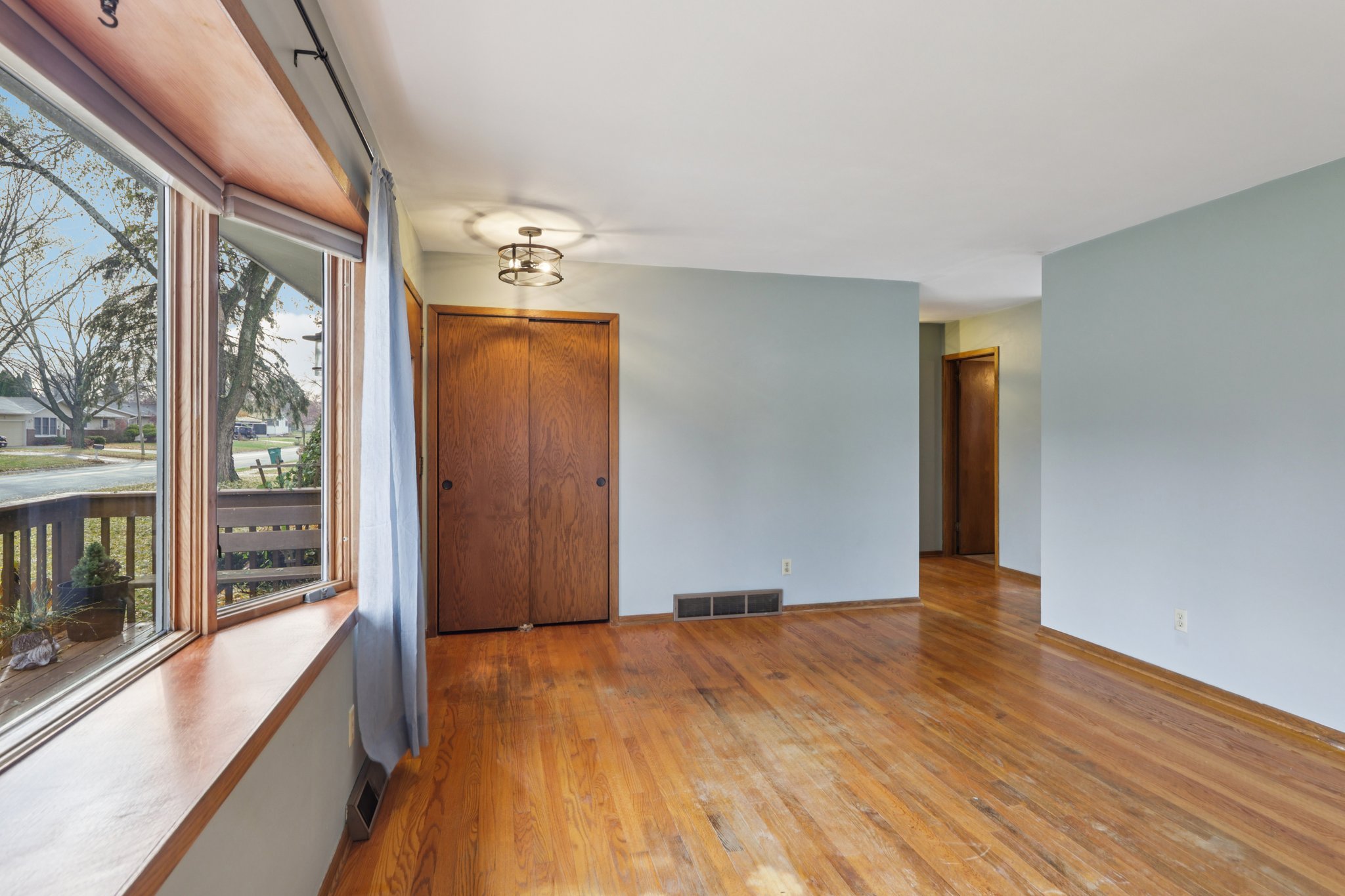 Leanne Ln-S2011-007.jpg