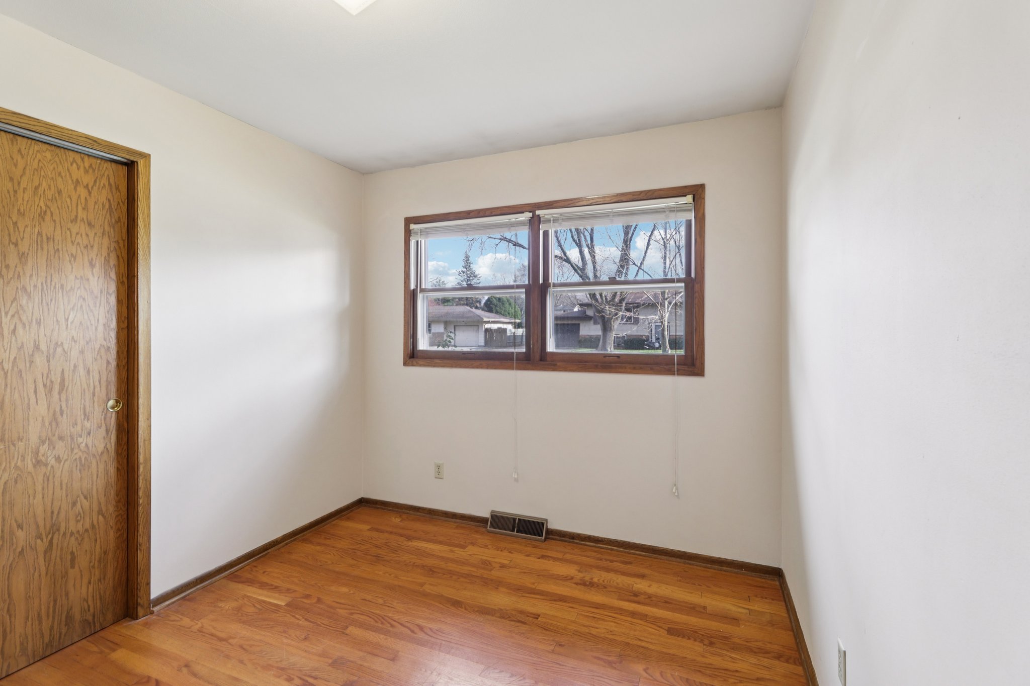 Leanne Ln-S2011-024.jpg