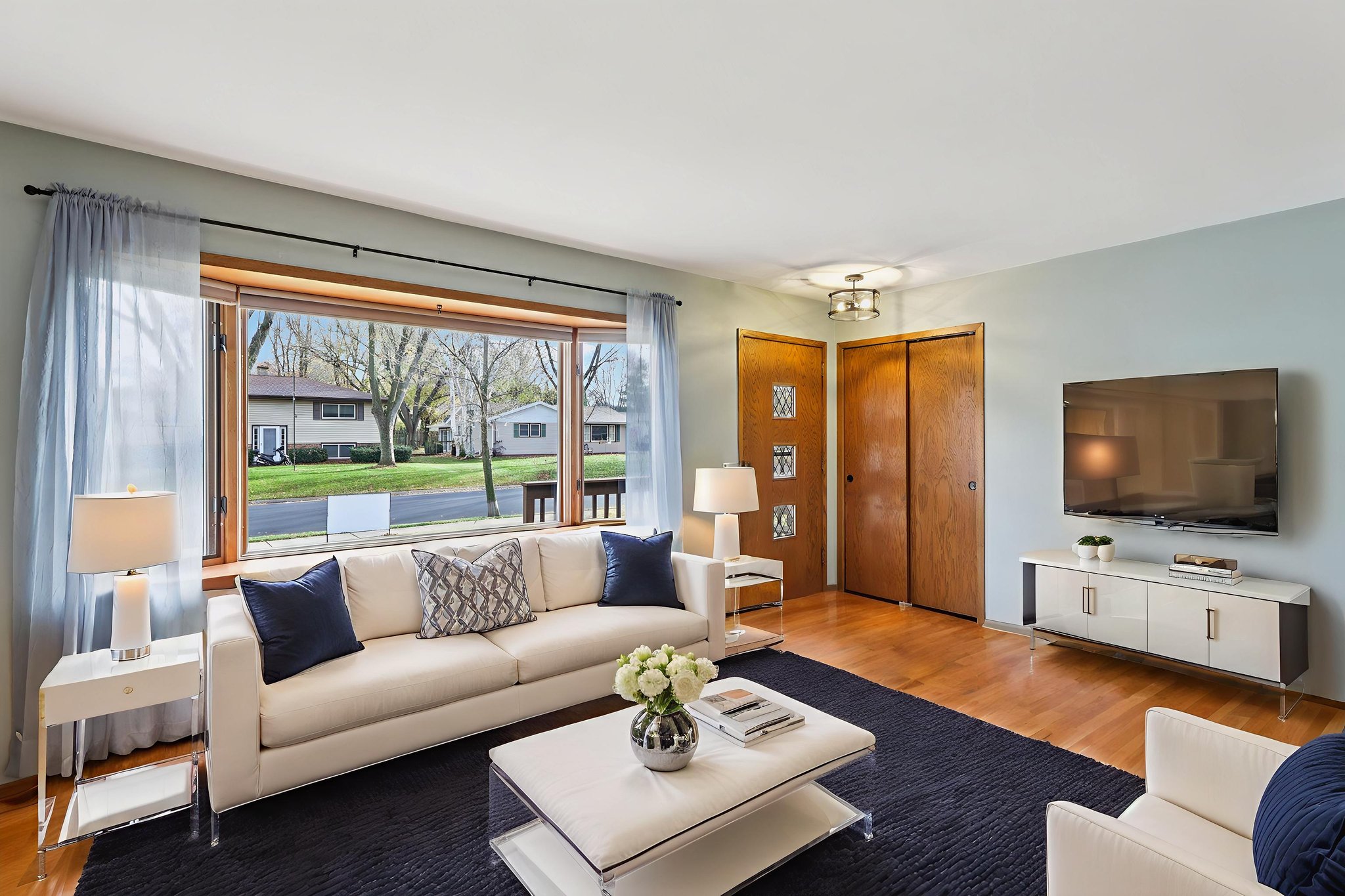 Leanne Ln-S2011-008 virtually staged.jpeg