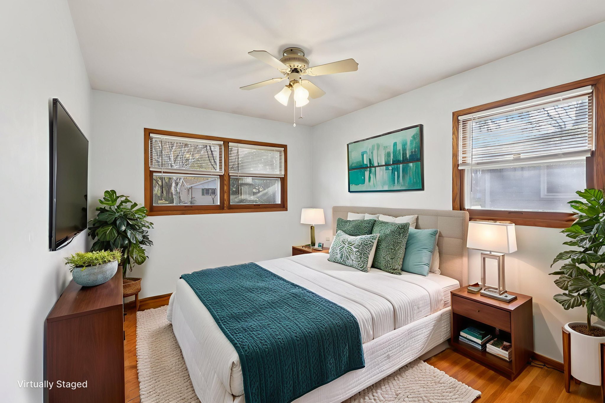 Leanne Ln-S2011-020 virtually staged.jpeg