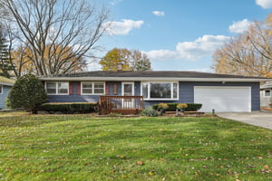 Leanne Ln-S2011-001.jpg