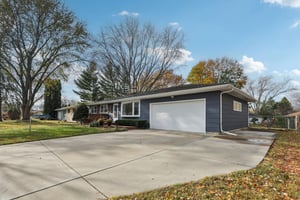 Leanne Ln-S2011-002.jpg