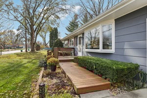 Leanne Ln-S2011-005.jpg