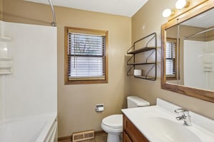 Leanne Ln-S2011-013.jpg