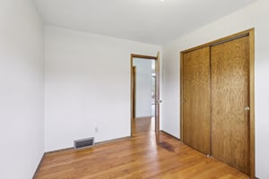 Leanne Ln-S2011-016.jpg