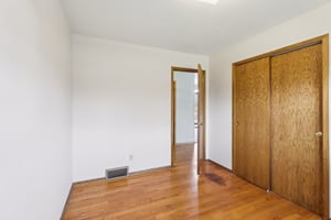 Leanne Ln-S2011-025.jpg