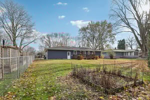 Leanne Ln-S2011-033.jpg