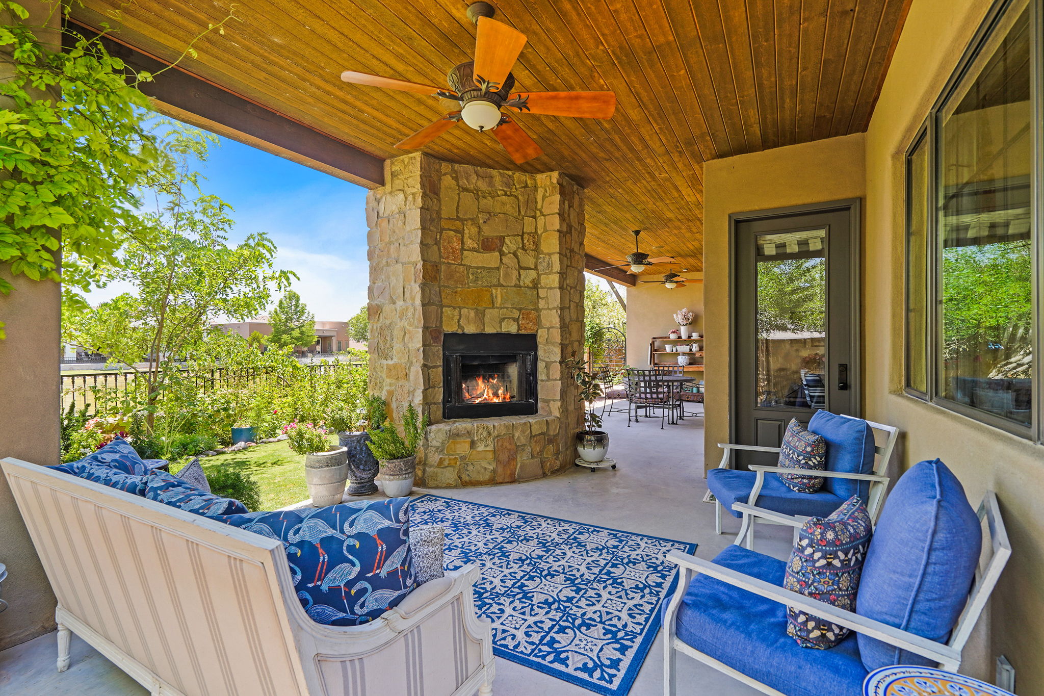  Photo 44