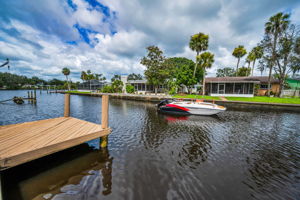 Dock1