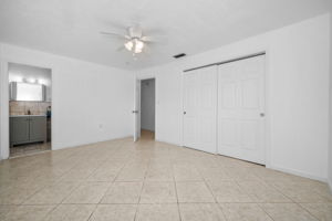 Primary Bedroom1b