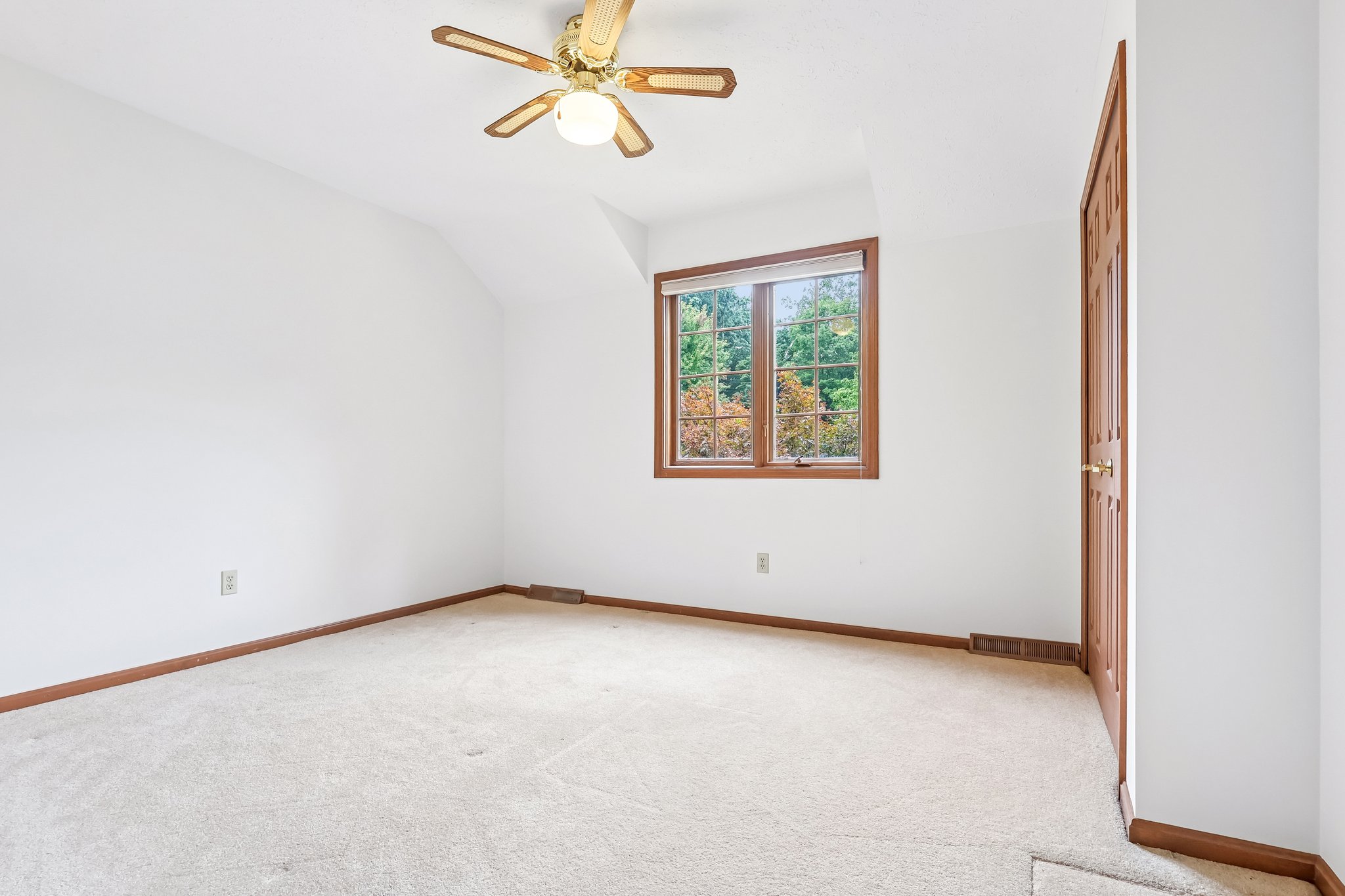 - 5523 Pheasants Walk Dr-S1809-1-037.jpg