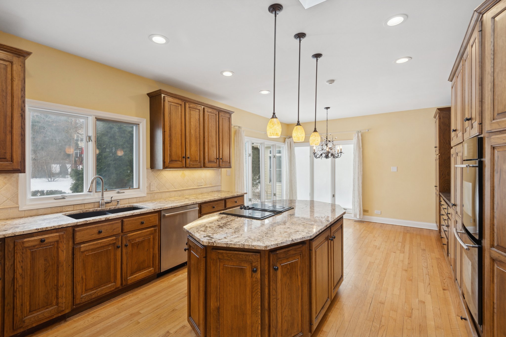 5523 S Garfield Ave_007.jpg