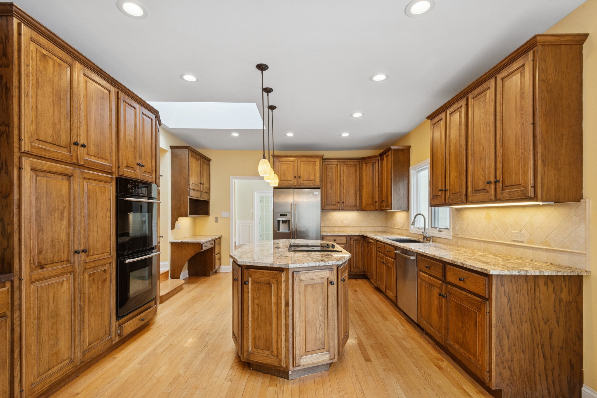 5523 S Garfield Ave_009.jpg