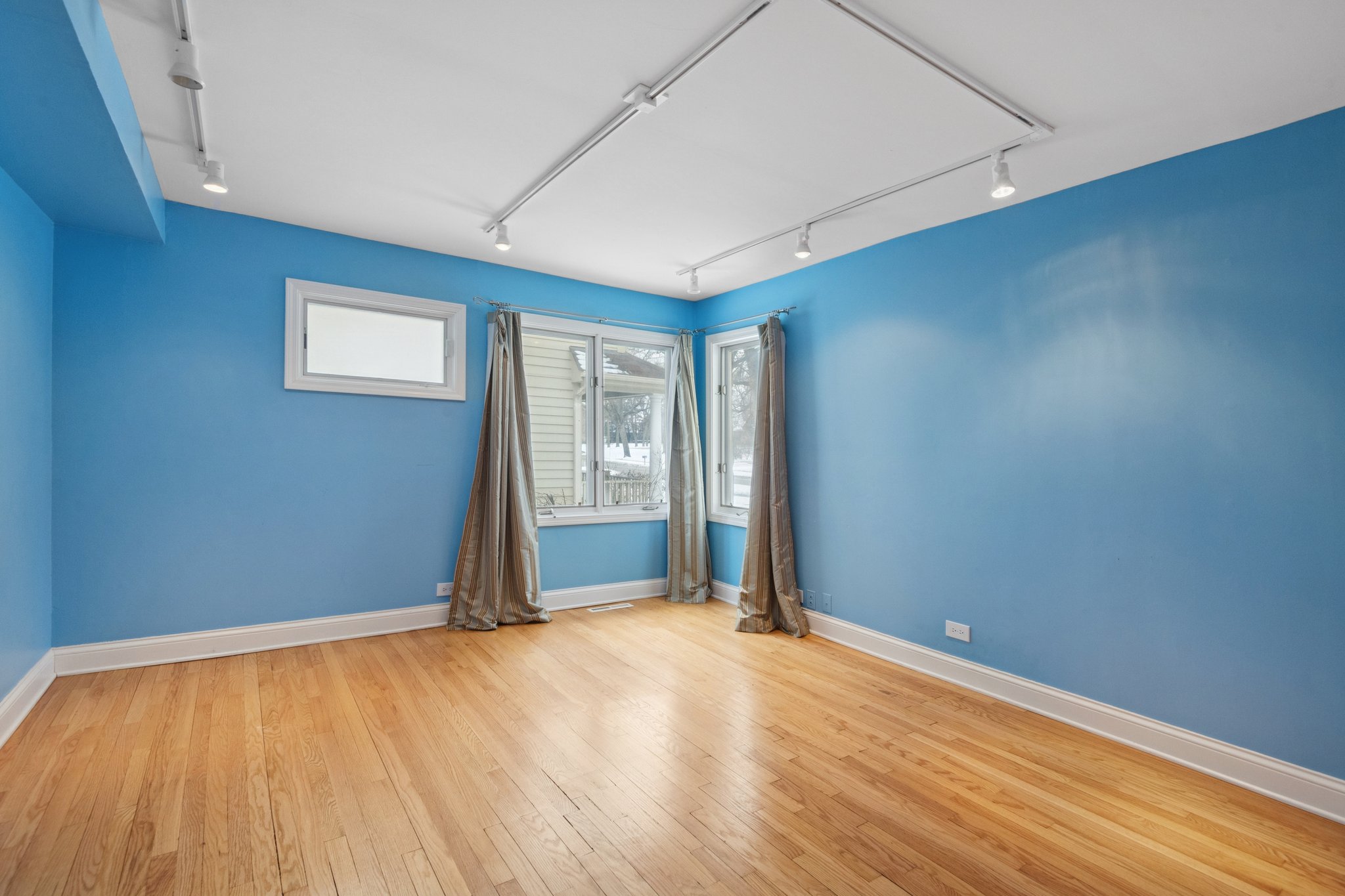 5523 S Garfield Ave_012.jpg