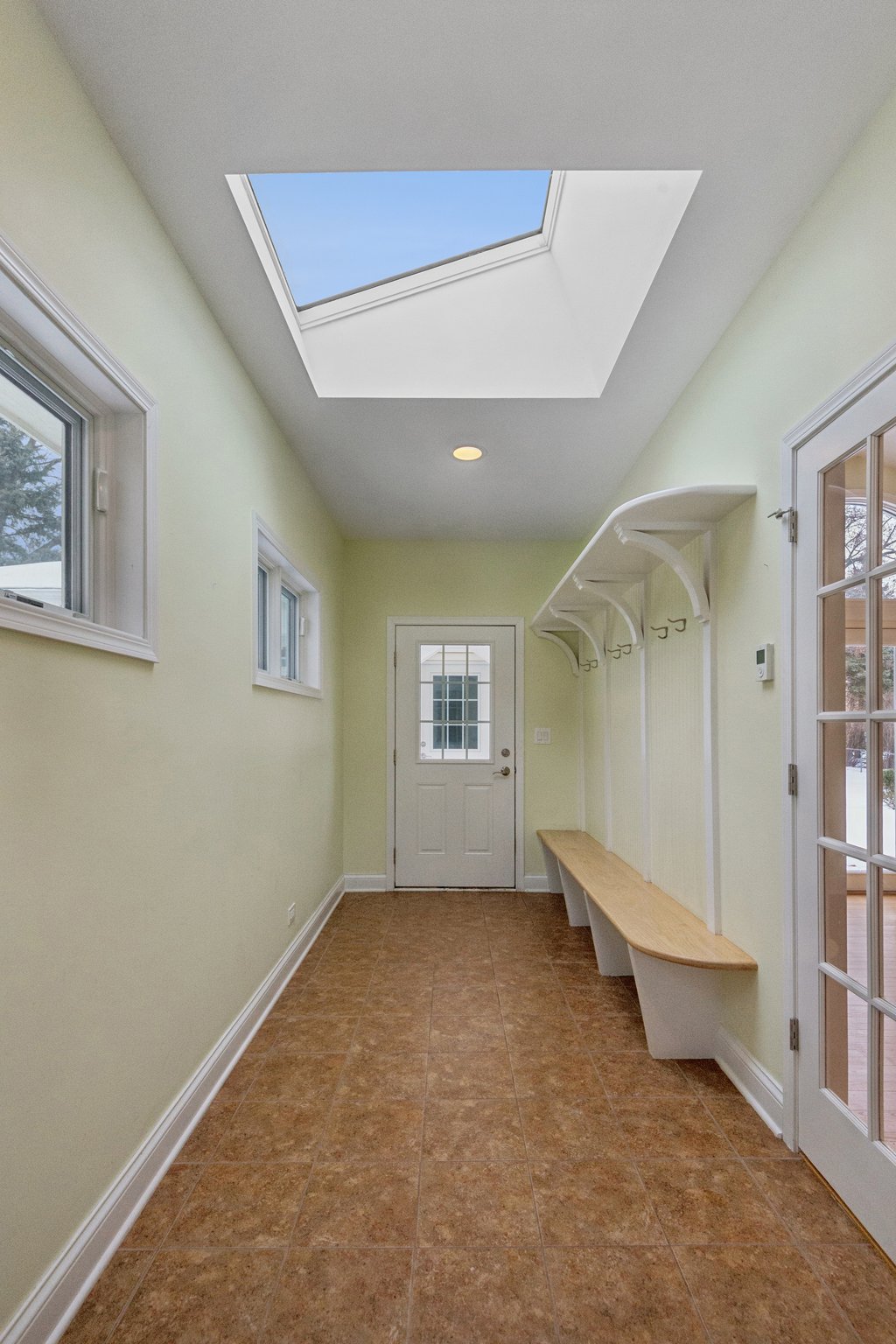 5523 S Garfield Ave_013.jpg