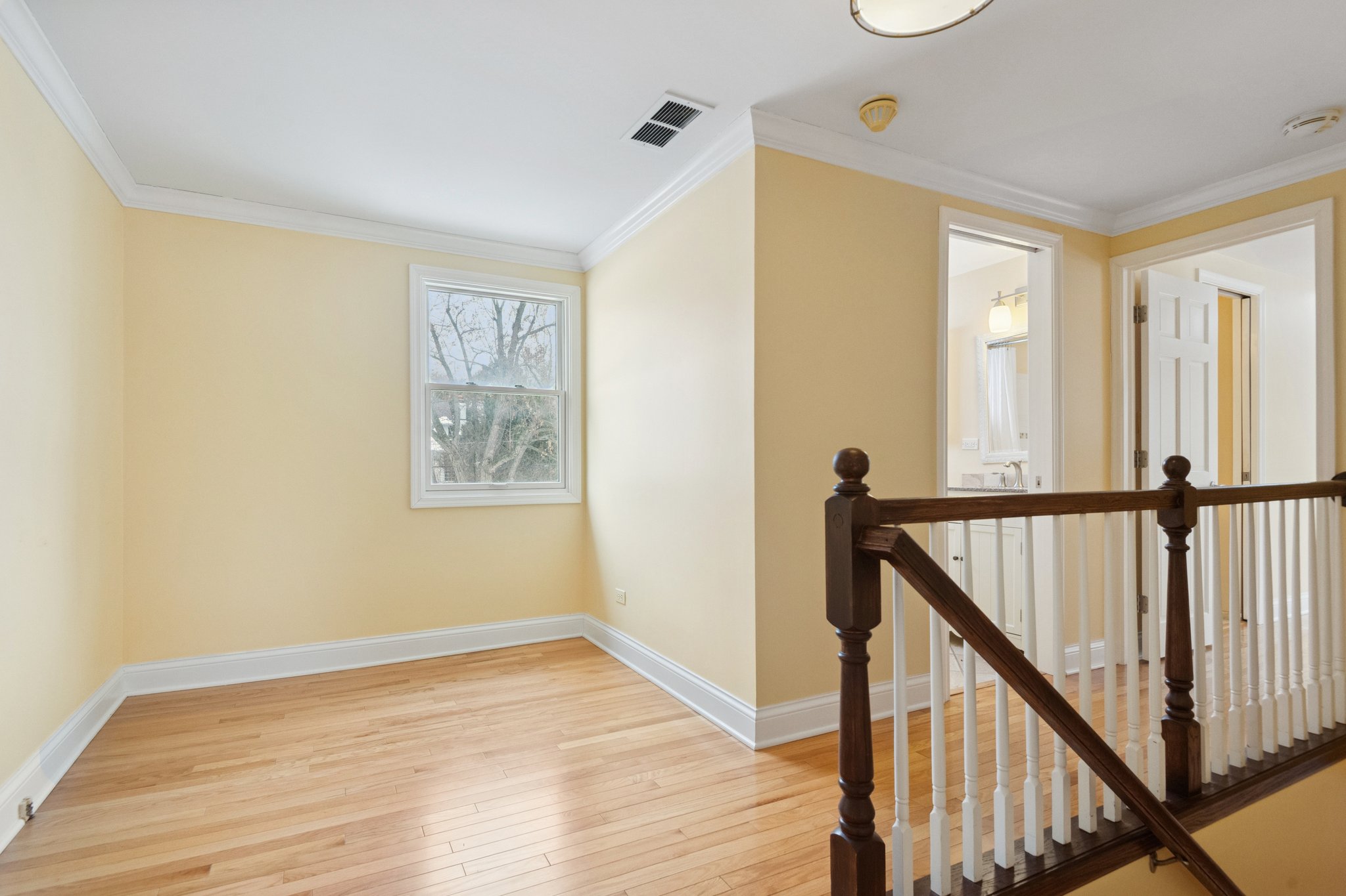 5523 S Garfield Ave_017.jpg