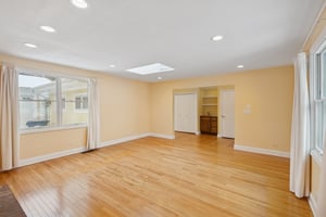 5523 S Garfield Ave_002.jpg