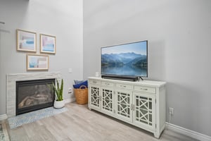 Driftwood St-S1208-008.jpg