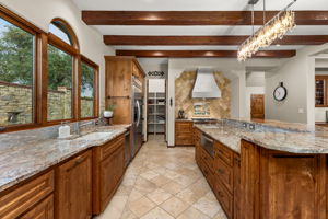 Plenty of room to create that gourmet meal.