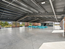  Photo 44